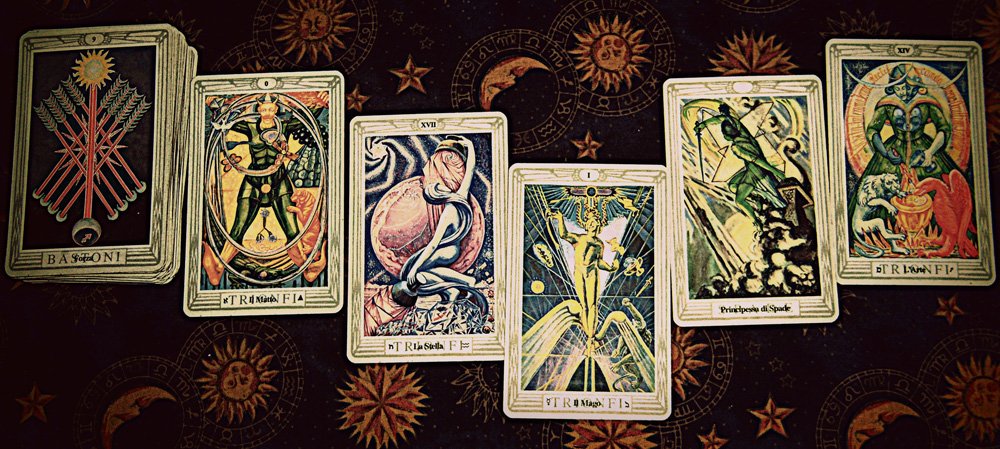 Tarot Card & Rune Reader